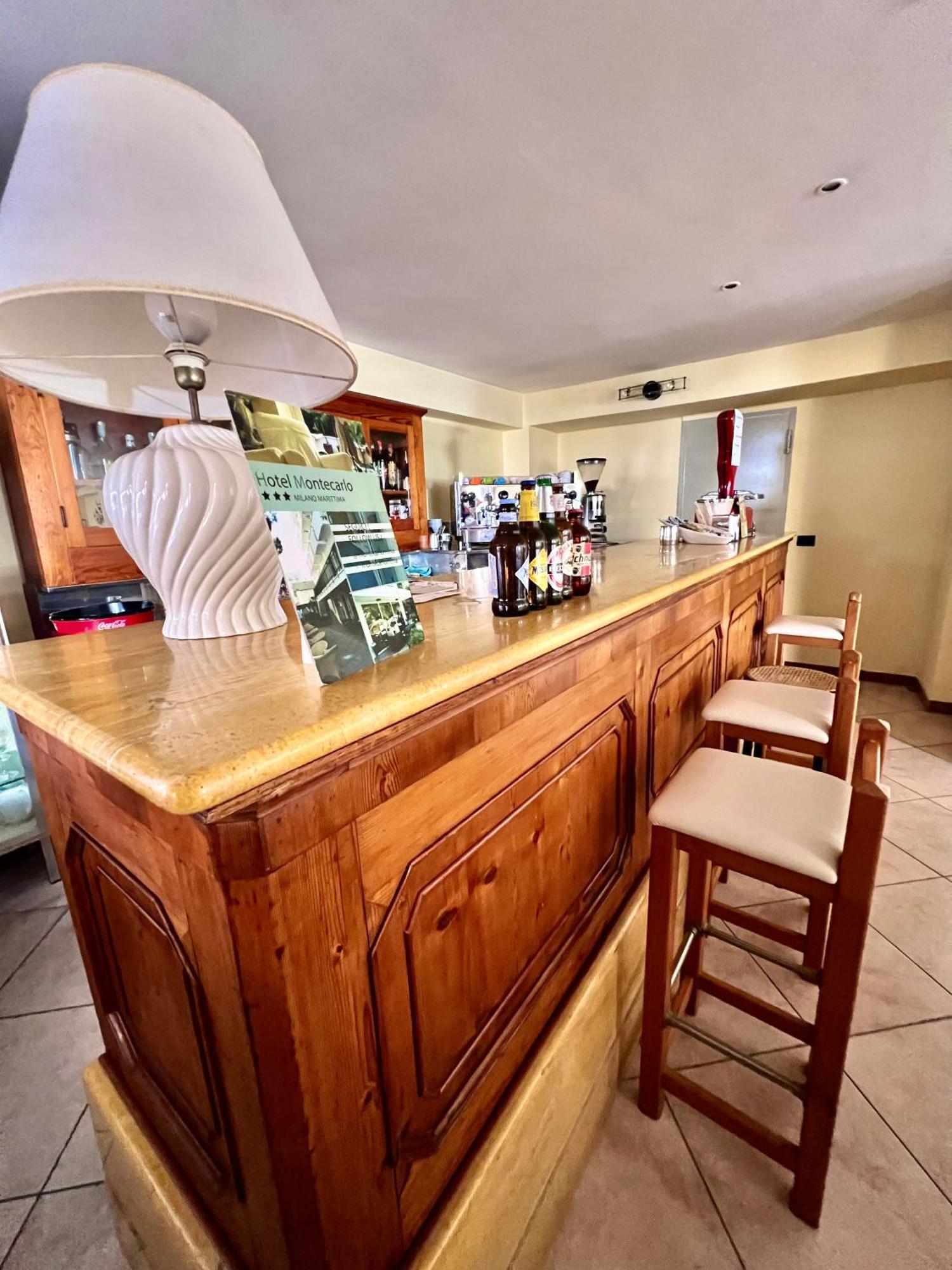 Hotel B&B Montecarlo Милано Мартима Екстериор снимка